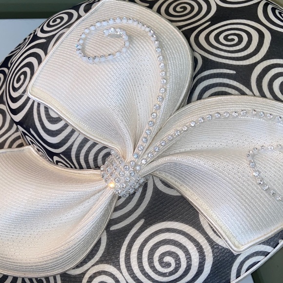 Beautiful Church / Dress Hat by Mr. Hi’s - Picture 5 of 10